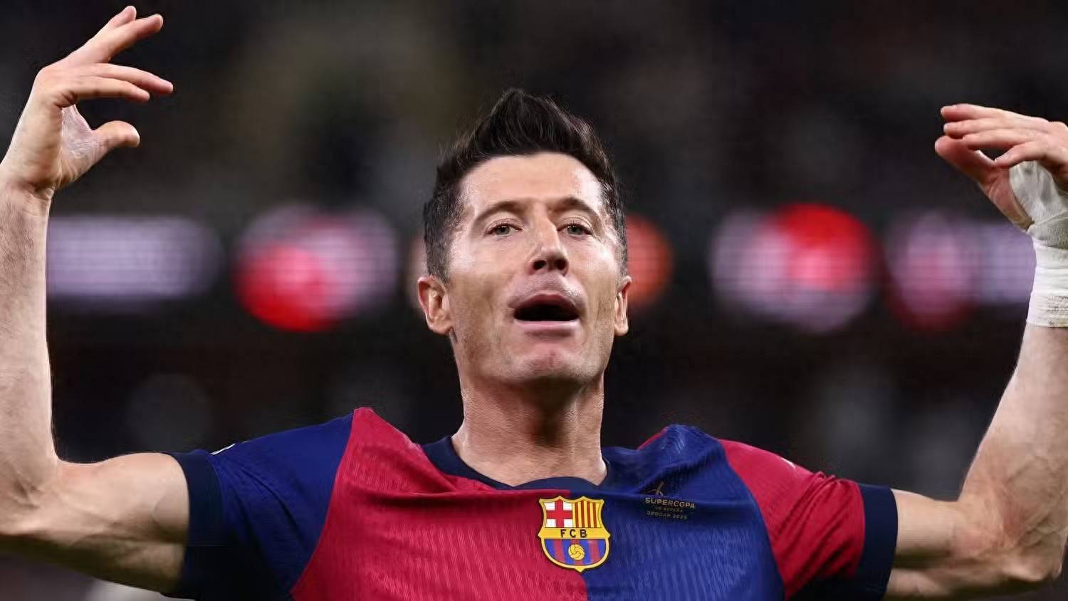 乐鱼体育线上网站-比赛局势复杂引爆全场！，莱万多夫斯基意外战胜IG赛场气氛高涨-乐鱼体育线上网站