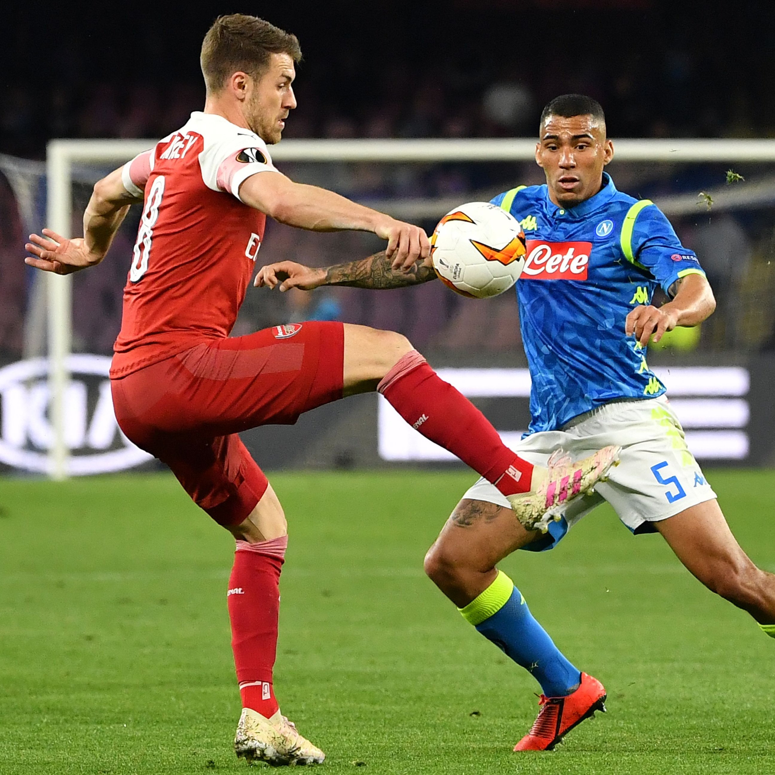 乐鱼体育官网-集结日那不勒斯调整名单以备欧联；绝杀压哨环节打磨；气氛紧张；赛程密集仍需轮换的简单介绍-乐鱼体育官网